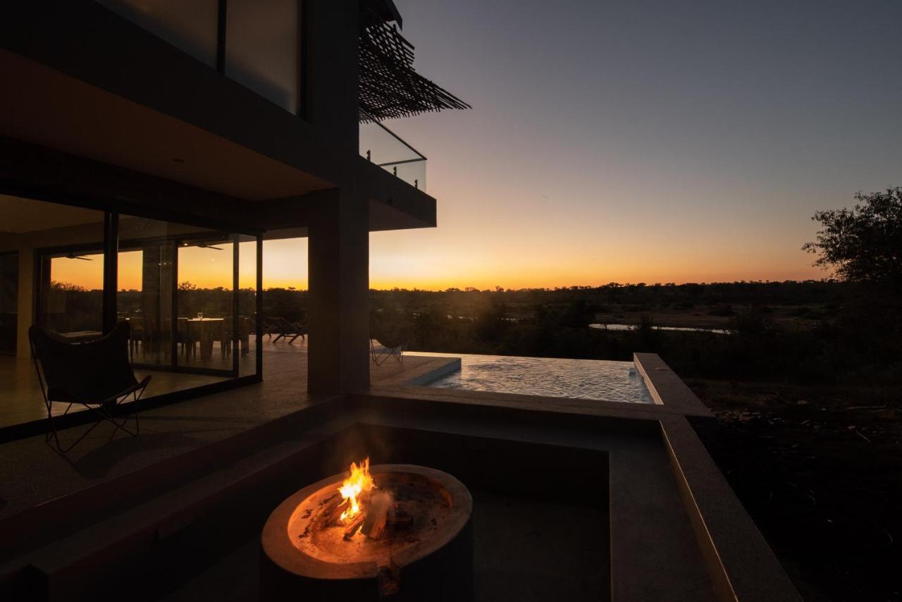 Tamboti River Lodge Hectorspruit Exteriör bild