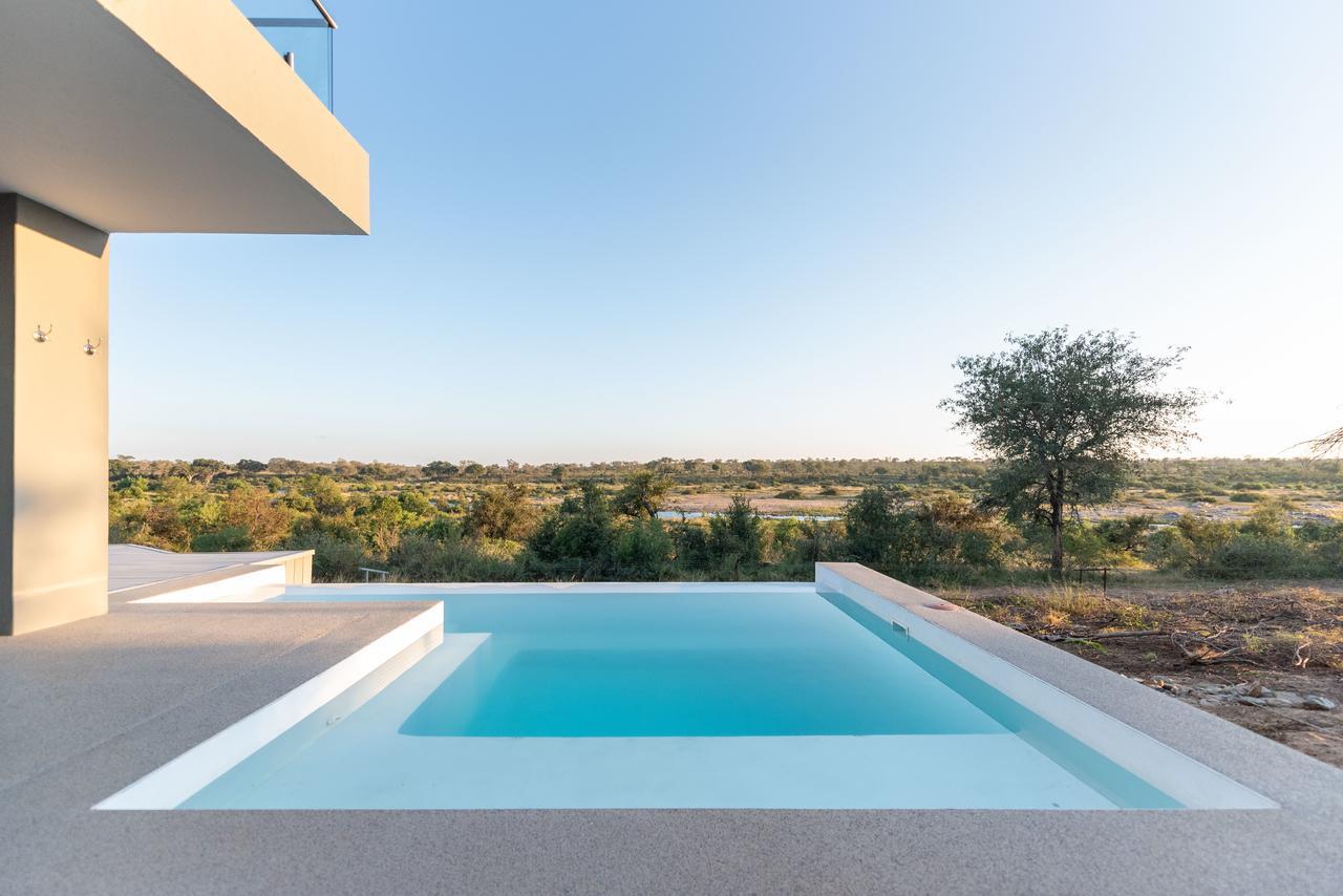Tamboti River Lodge Hectorspruit Exteriör bild