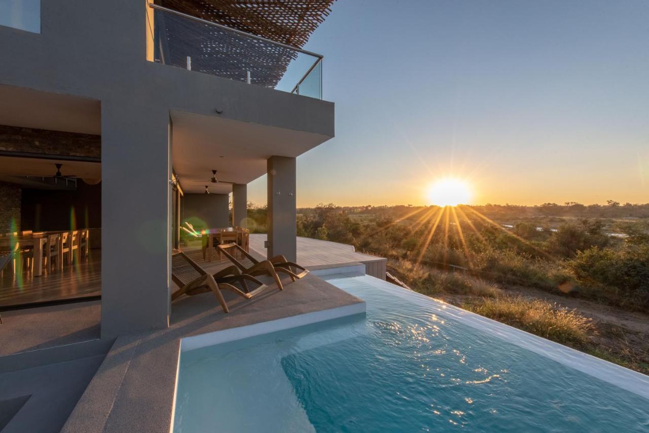 Tamboti River Lodge Hectorspruit Exteriör bild